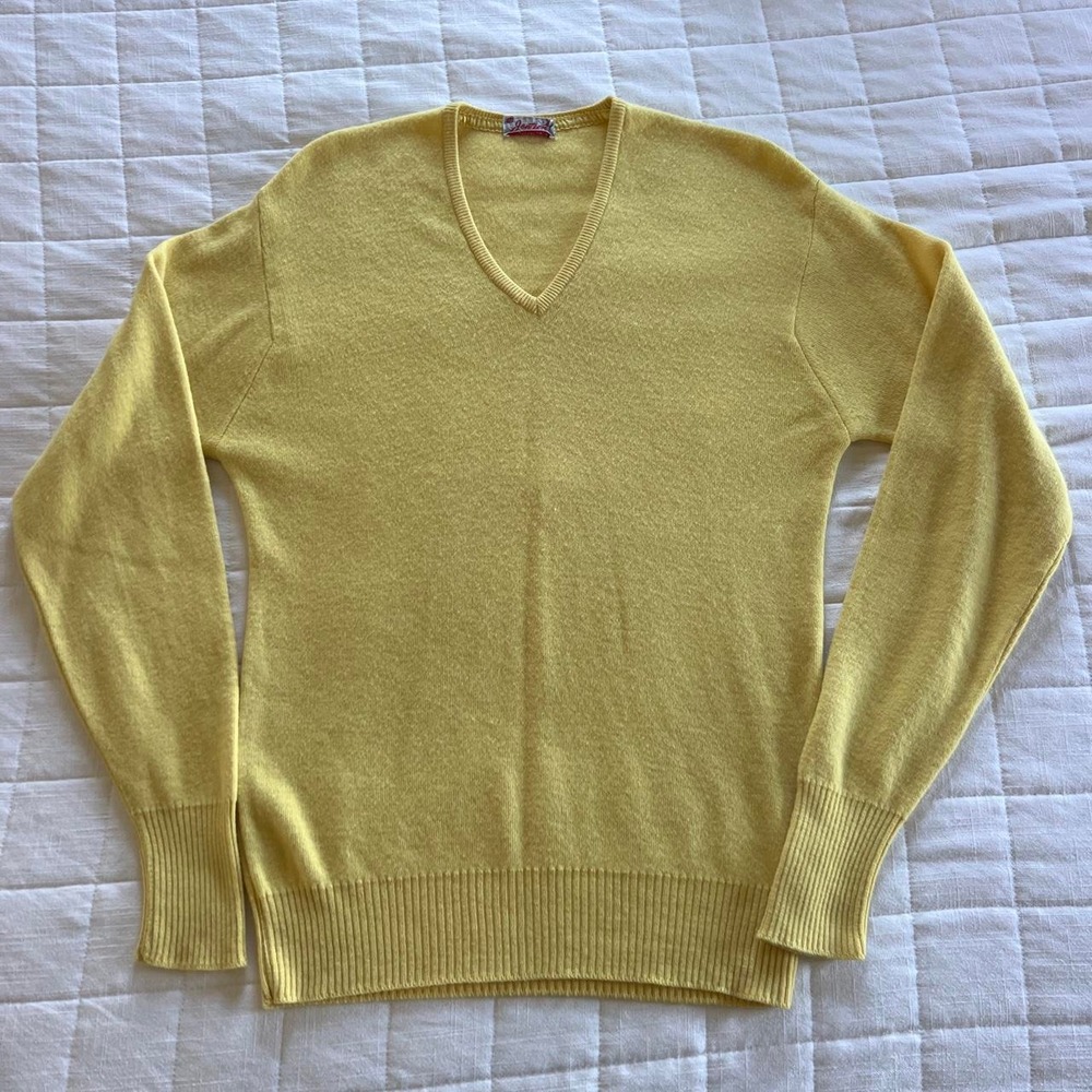 Jantzen V-Neck Sweater Mens 42 Yellow Kharafleece Vintage USA Preppy Academic